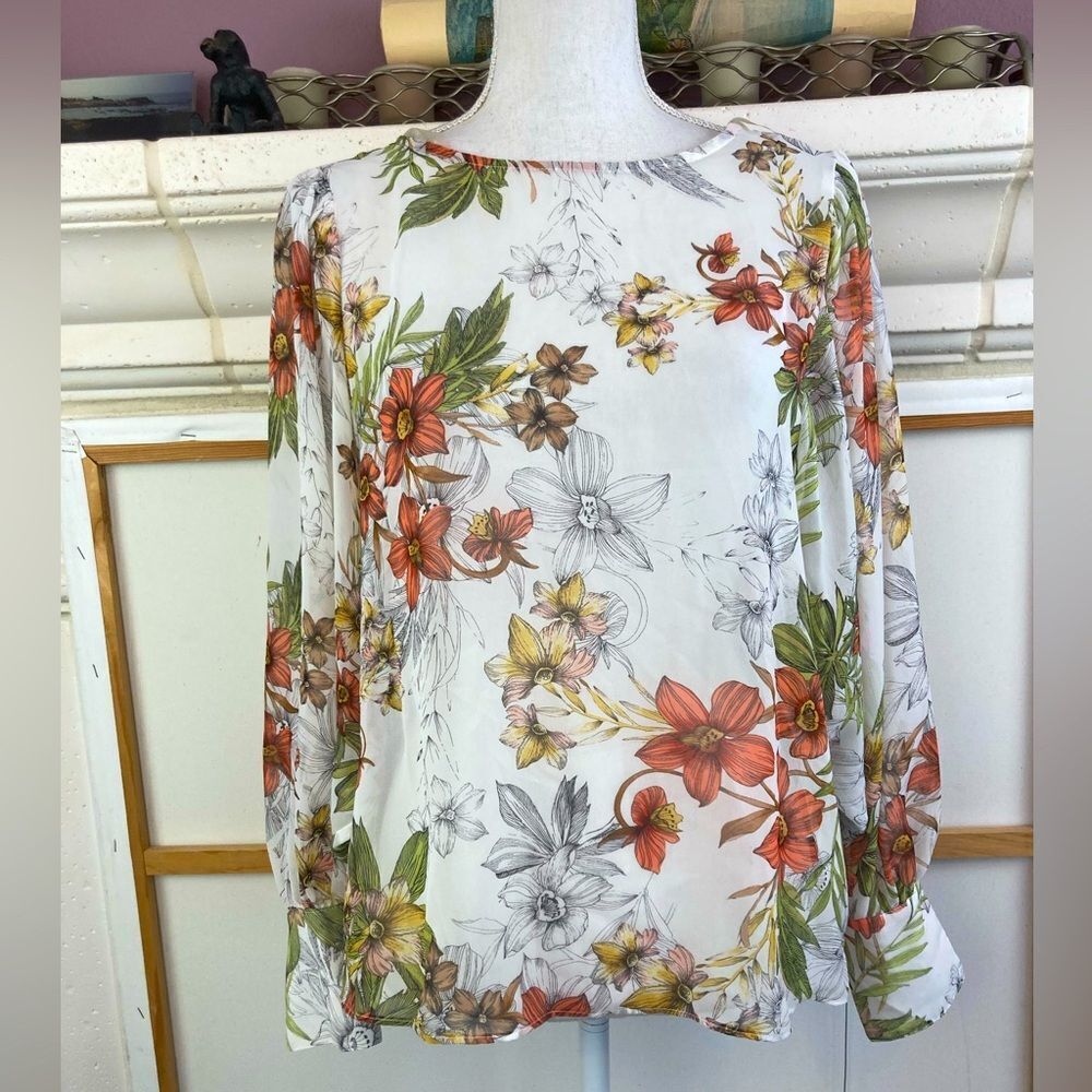 Beautiful sheer chiffon blouse w/ lilies and interest cuffs, covered buttons